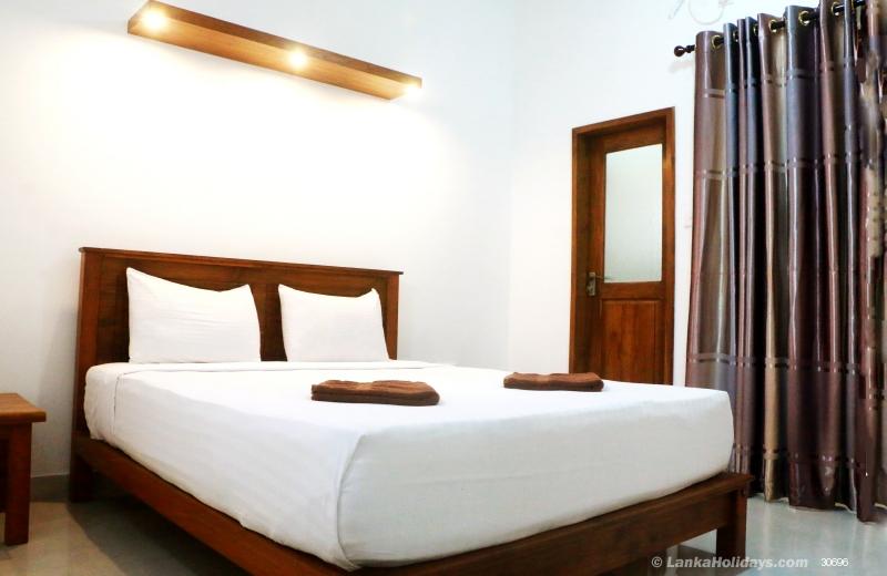 Serviced Hotels in Anuradhapura - HOTEL T & T - Anuradhapura