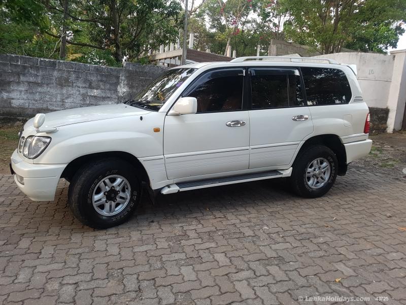 Sri Lanka Jeep Rentals/Hire - Land Cruiser V8 for rent