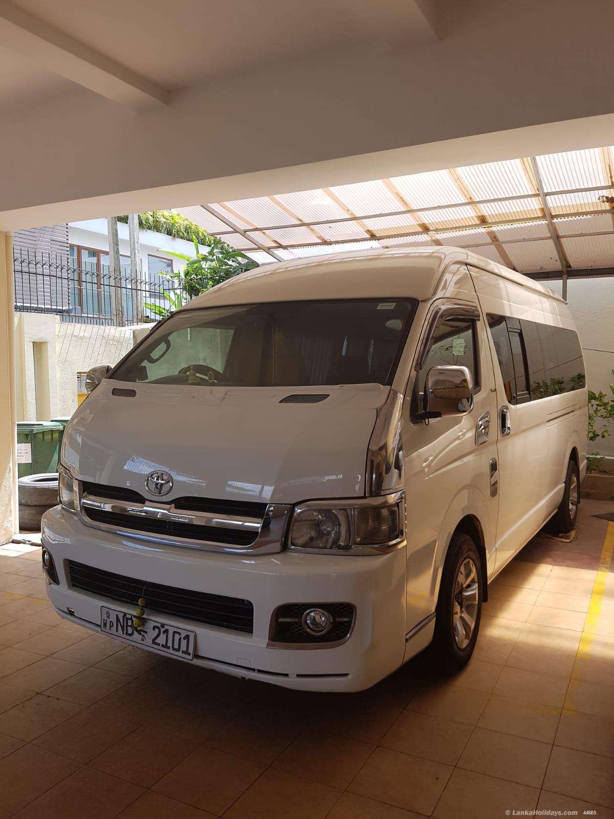 sri-lanka-van-rentals-hire-kdh-van-for-hire