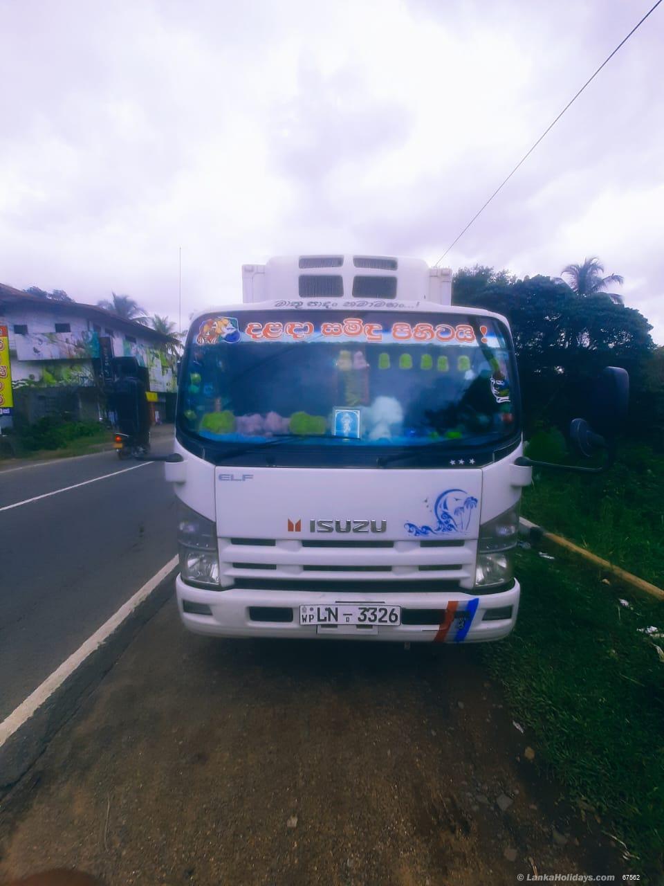 Sri Lanka Lorry Rentals/Hire - 14.5 lory for hire freezer